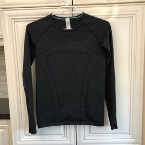 Ivivva by Lululemon Fly Tech girl’s t-shirt 🍋